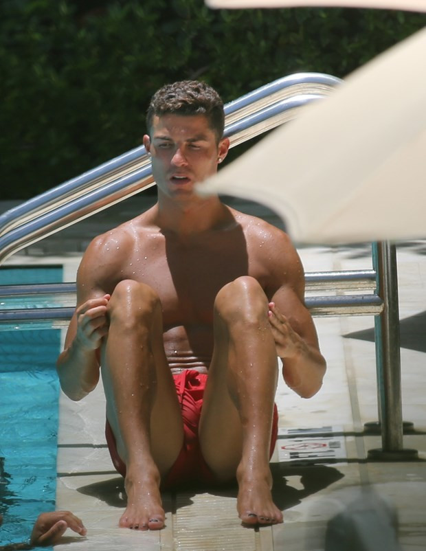 Christiano Ronaldo’nun ojeli tırnakları - Resim: 3