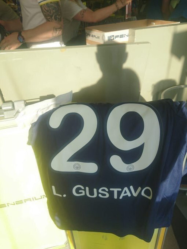 Fenerbahçe'nin yeni transferi Luiz Gustavo İstanbul'a geldi - Resim: 1