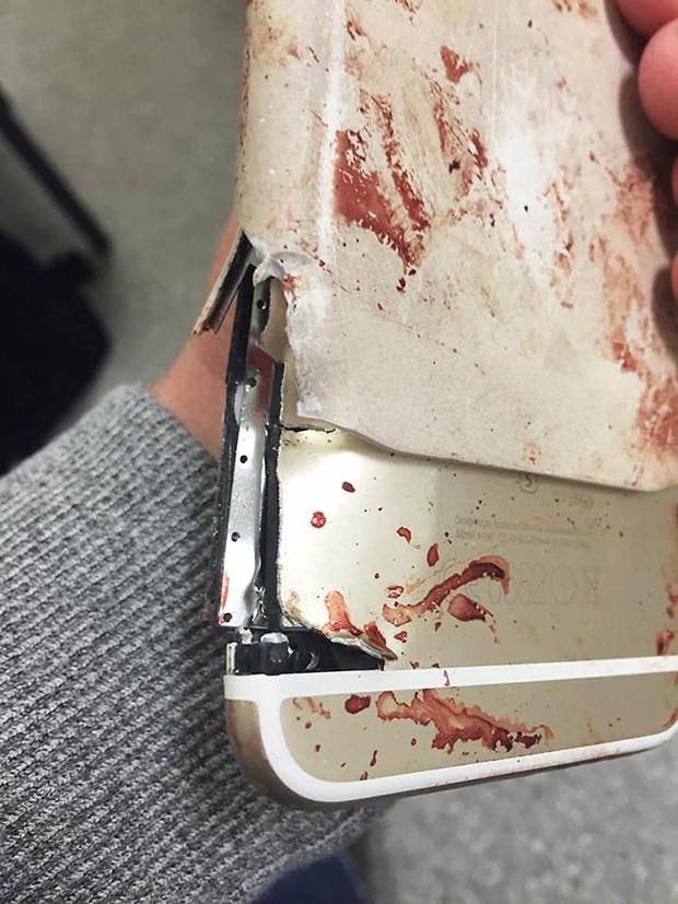 İngiltere'de yaşanan saldırıda mucize kurtuluş telefonu kurtardı - Resim: 3