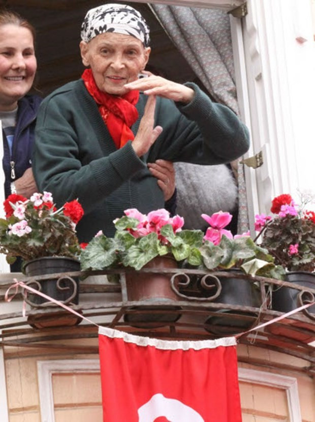 Google'dan Türkan Saylan'a doodle! Türkan Saylan kimdir? - Resim: 3