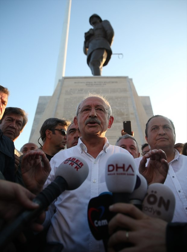 Saygı yürüyüşünde Kılıçdaroğlu'na "tayın" ikram edildi - Resim: 4