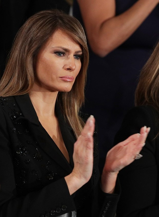 Melania Trump'ın ilk portresi ortalığı karıştırdı yüzüklere dikkat! - Resim: 8