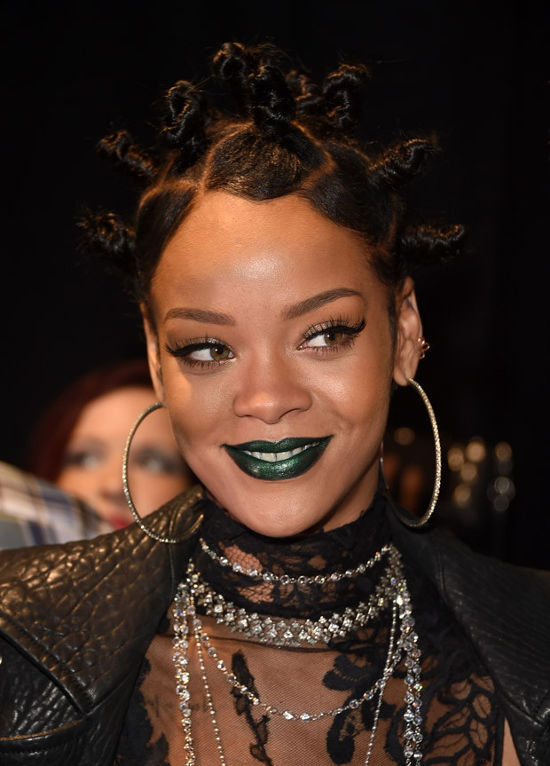 Rihanna sahalara döndü hayranları bayram etti! - Resim: 1