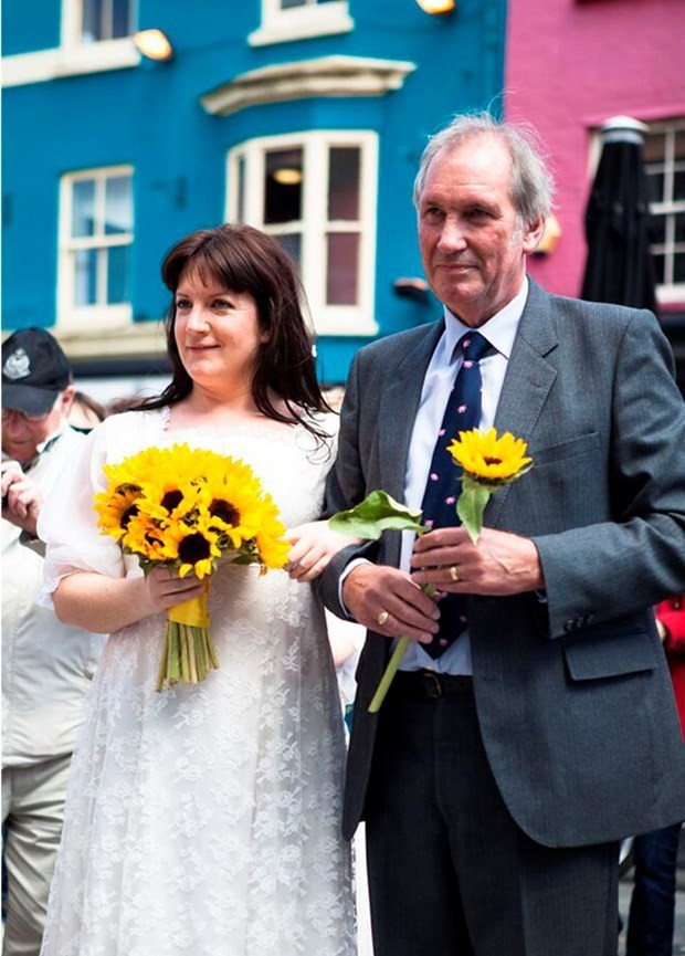 Gerçek aşkı bulamayan kadın kendisiyle evlendi! - Resim: 2