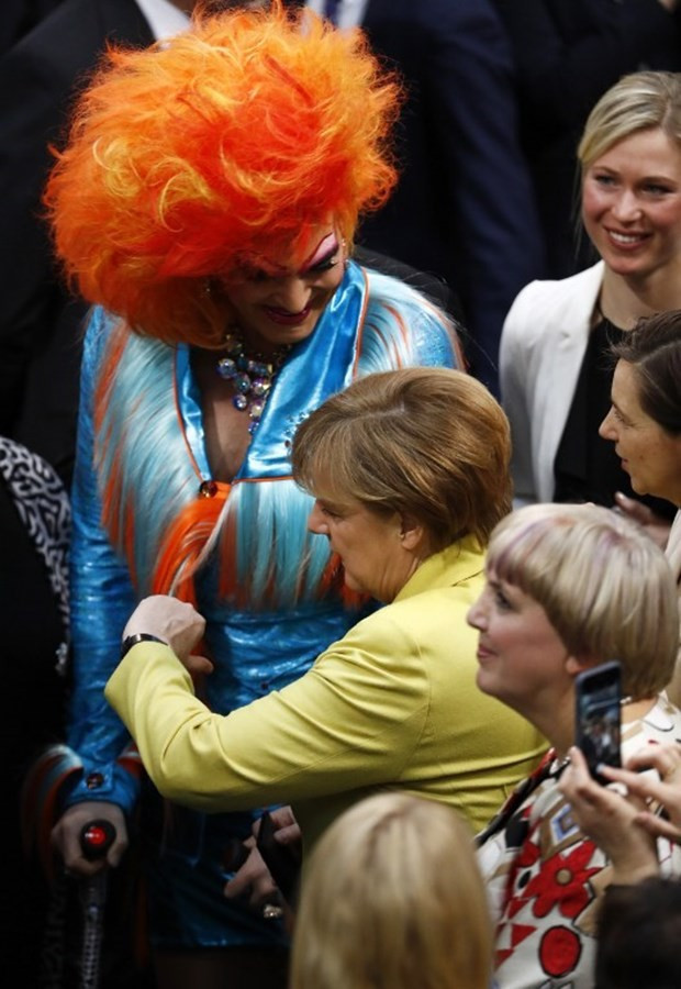 Almanya'nın yeni delegesi meclise renk kattı! - Resim: 1