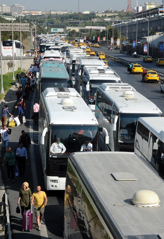 Bayram dönüşü trafiği çileden çıkardı - Resim: 4