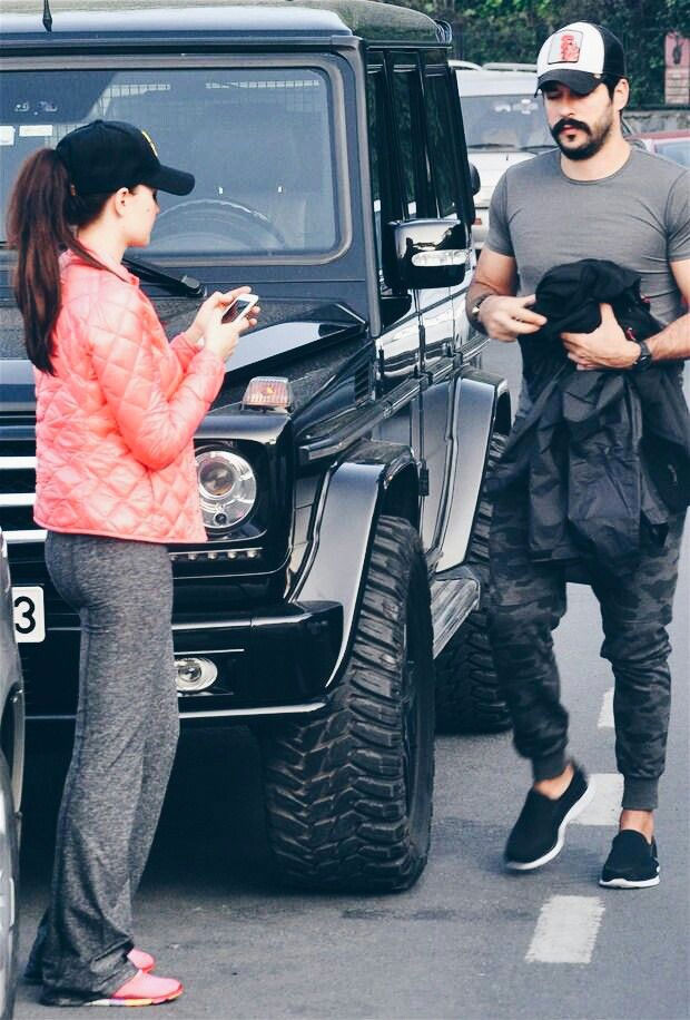 Burak Özçivit'in 6 arabası komşularını isyan ettirdi! Bakın ne yapıyor? - Resim: 2