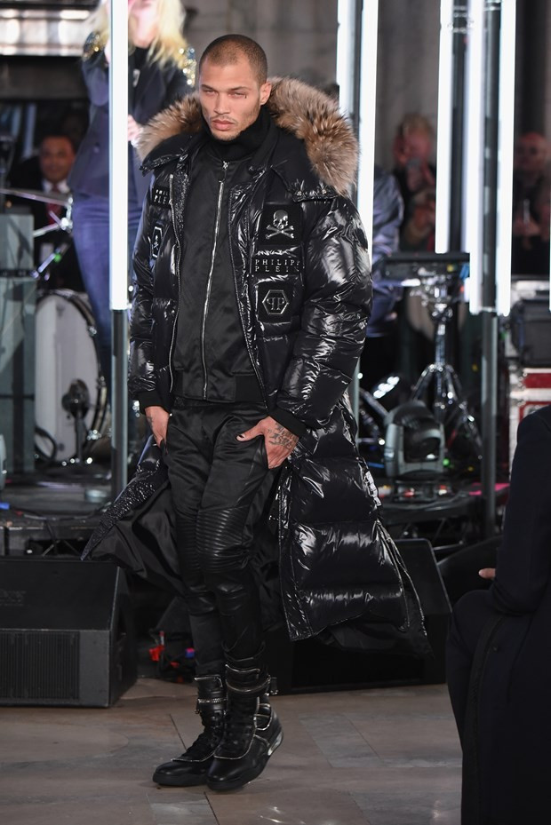 Dünyanın en ünlü mahkumu podyumda - Resim: 1