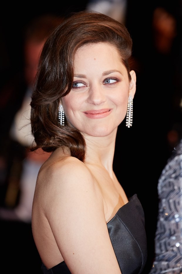 Angelina Jolie ve Brad Pitt ayrılığındaki üçüncü kadın bakın ne yaptı? - Resim: 2