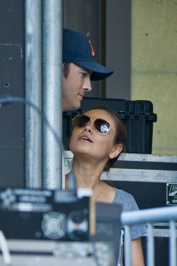 Asthon Kutcher aldatma iddialarına cevap verdi  - Resim: 2