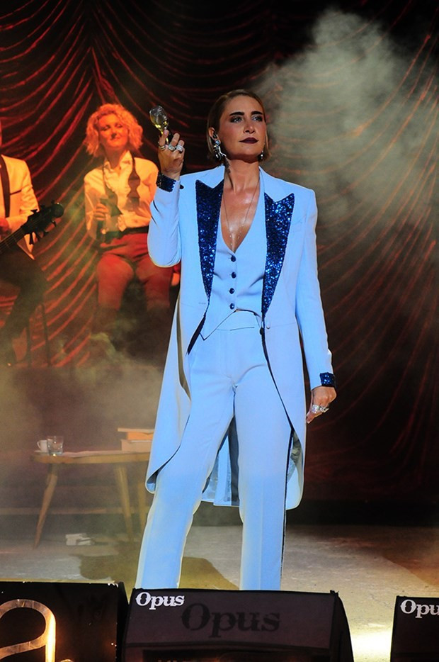 Sıla'nın yeni imajına bakın konserde öyle bir şey dedi ki... - Resim: 3