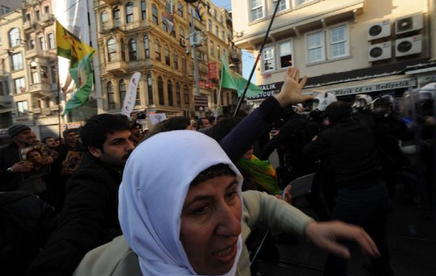 Taksim'de HDP'lilere polis müdahalesi - Resim: 3