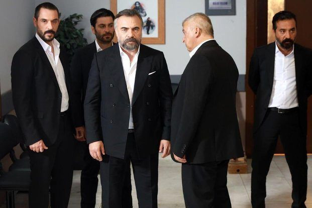 Mustafa Üstündağ Ecem Özkaya tek celsede boşandı 10 yıllık evlilik bitti - Resim: 1