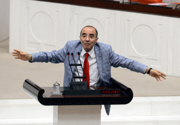 CHP'li vekil Meclis'te bakın ne yaptı? - Resim: 2