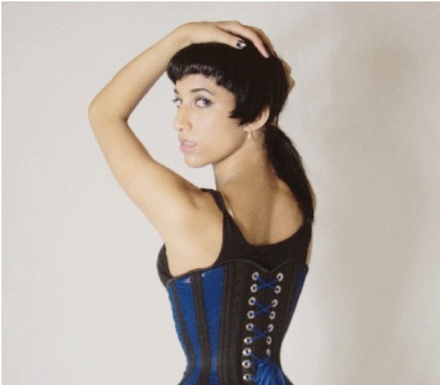 13 yaşından beri korse giyiyor beline bakın - Resim: 2