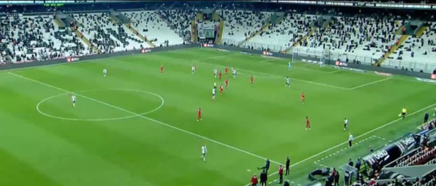 Sergen Yalçın kırmızı kart gördü - Resim: 0