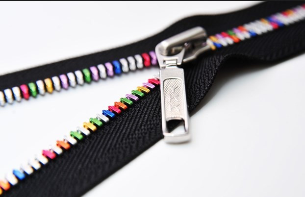 Neden tüm fermuarların üzerinde YKK yazar? - Resim: 2