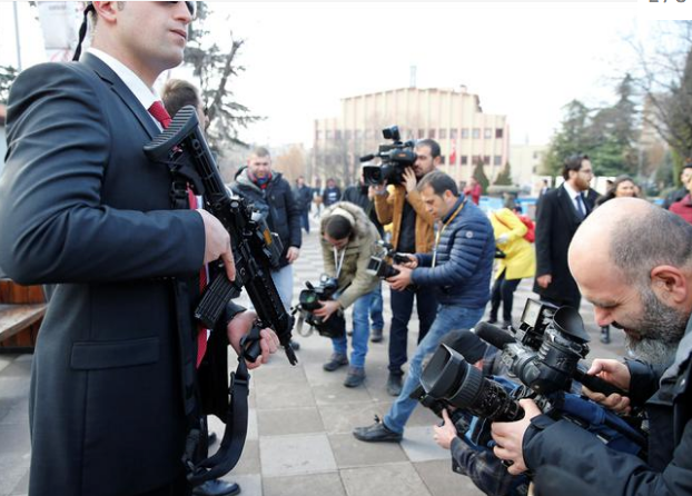 Başbakanlık koruma ekibinde dikkat çeken değişiklik - Resim: 2