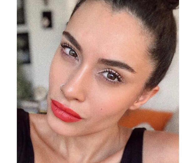 Hande Doğandemir ifşa oldu bacak detayını arkadaşı paylaşınca gerçek ortaya çıktı - Resim: 4