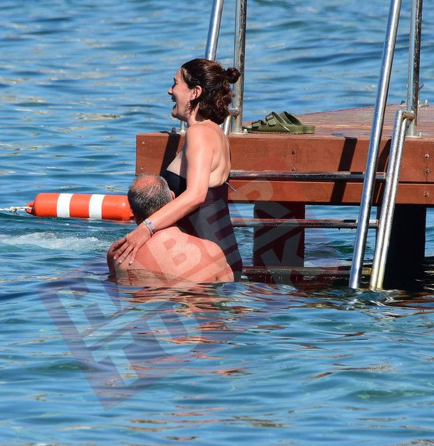 Bergüzar Korel'in denizle imtihanı Halit Ergenç eşine böyle yardımcı oldu - Resim: 2