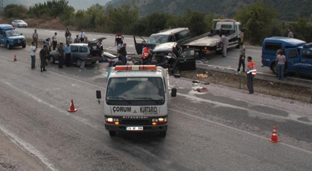 Yollar yine kan gölüne döndü! - Resim: 1