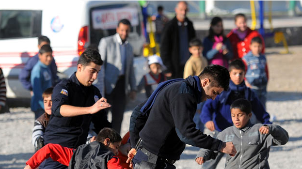 Çadırkentte yüzler böyle güldü - Resim: 2