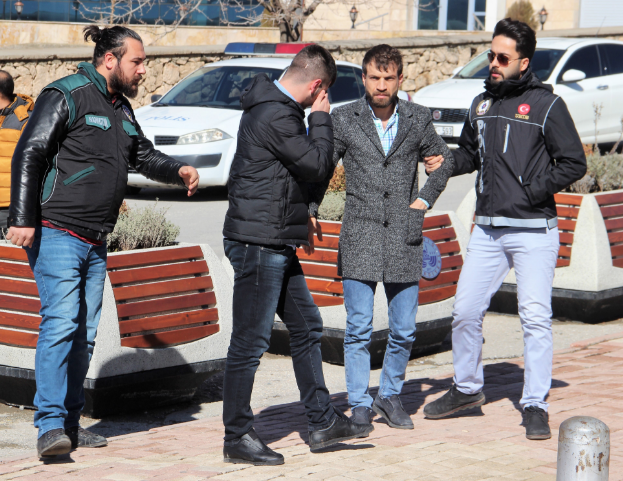 Sütyeninden yüzlercesi çıktı! Polis şok oldu - Resim: 4