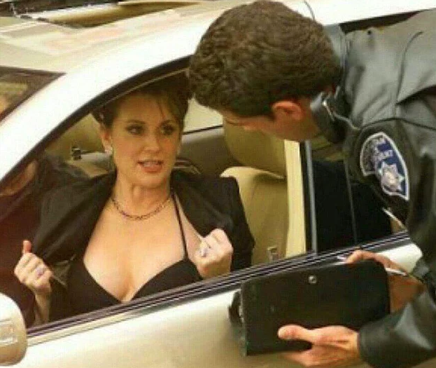 Polis ceza kesmesin diye yaptıkları şok önce göğsünü açtı sonra... - Resim: 4