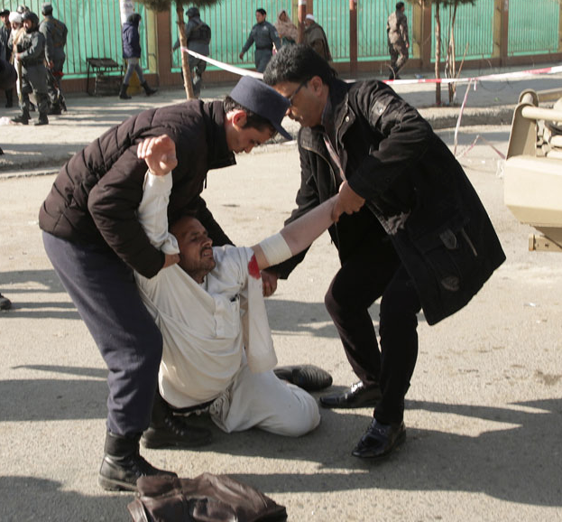 Ambulansı patlattılar! Ölü ve yaralıların sayısı 200'ü geçti - Resim: 1