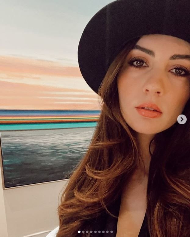 FOX Aşk Mantık İntikam'ın Esra'sı Burcu Özberk'ten soğuk havada sıcak poz son Instagram paylaşımı olay - Resim: 3
