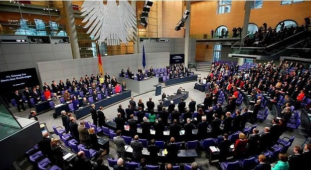 'Soykırım Tasarısını' kabul eden Türk kökenli vekiller - Resim: 2