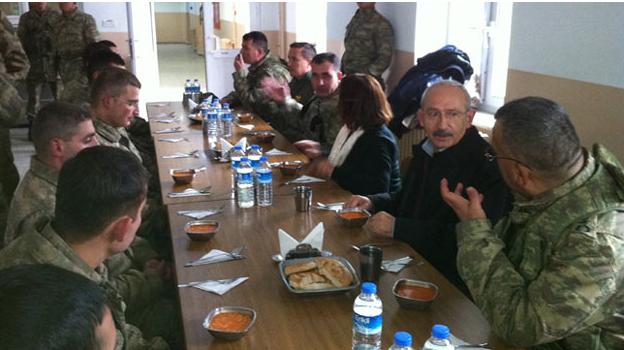 Kılıçdaroğlu Mehmetçikle sınırda bayramlaştı! - Resim: 1