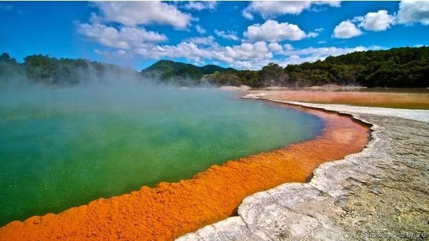 Bu göllerde yüzmek yürek ister - Resim: 2