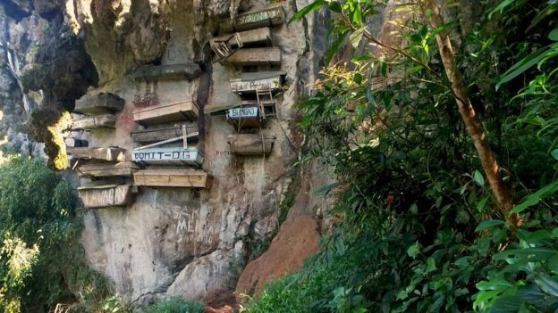 2000 yıllık gelenek: Uçurumda asılı tabutlar - Resim: 2