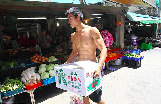 Dünyanın en yakışıklı manavı - Resim: 2