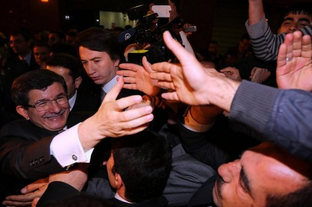 Baydemir'den Davutoğlu'na sıcak karşılama - Resim: 4