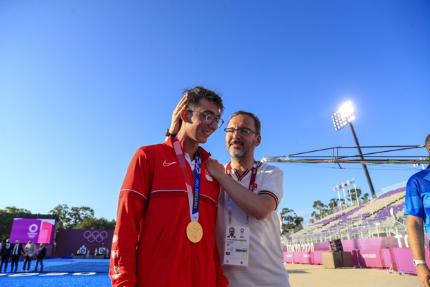 Cumhurbaşkanı Erdoğan'dan Mete Gazoz'a tebrik: Tarihi ayağa kaldırdın - Resim: 0