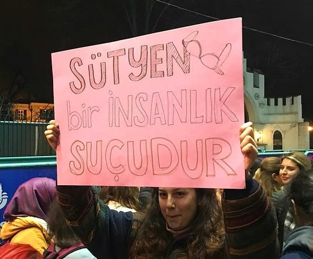 Kadınlar yine pankartları konuşturdu! - Resim: 2