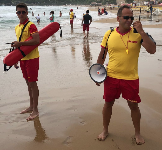 Dalgalara aldırış etmediler! Söyledikleriyle 'pes' dedirtti - Resim: 1