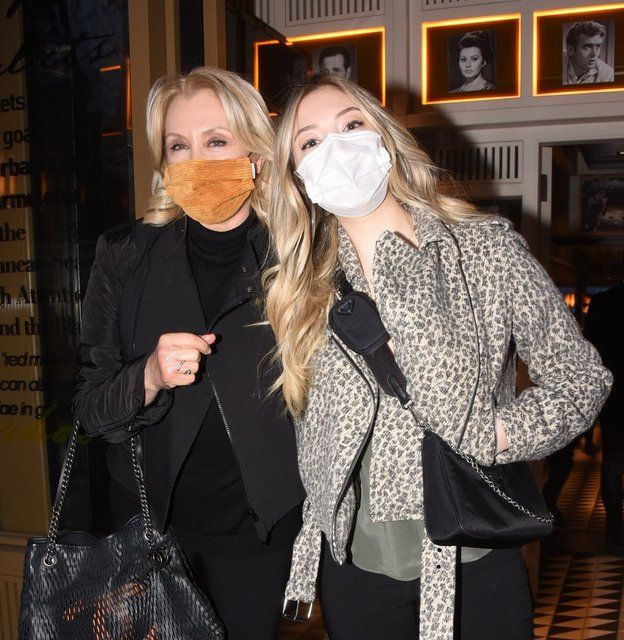 Mehmet Ali Erbil aylar sonra eski eşi Nergis Kumbasar ve kızı Yasmin'le dışarı çıktı - Resim: 4