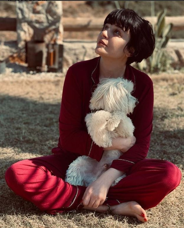 Kuran'dan 'Bakara' mesajı veren Gonca Vuslateri'den Cübbeli Ahmet'ten uyarlanan 'öp beni yut beni' şarkısında dans - Resim: 4