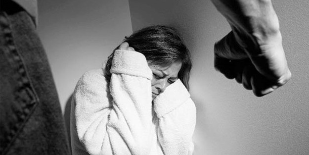 O evliliği şiddet bitirdi ünlü şarkıcı eşinden dayak yedi! - Resim: 4