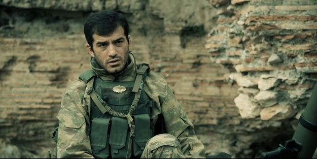 Kafasına alkol şişesi fırlatmıştı! Ufuk Bayraktar'a mahkemeden şok eden haber - Resim: 1