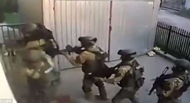 Gökten çırılçıplak adam düştü fena basıldı ama sonra... - Resim: 1