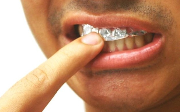 Dişlerinizi alüminyum folyo ile kaplayın 1 saat içerisinde... - Resim: 2