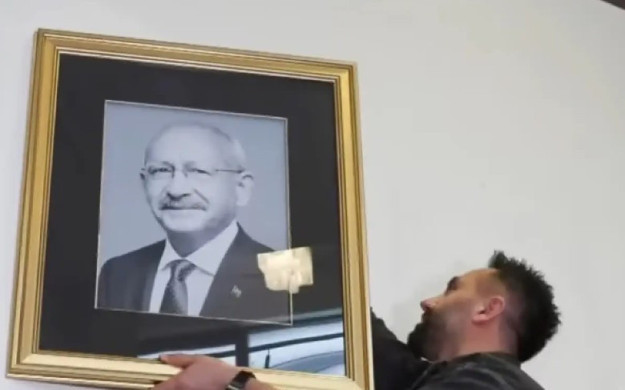 CHP Genel Merkezi’ne Kemal Kılıçdaroğlu’nun portreleri tekrar asıldı - Resim: 0