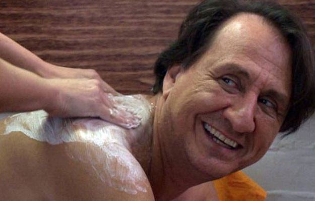 Arka Sokaklar'ın yeni transferine bakın! Hüsnü'yü fena baştan çıkaracak - Resim: 1