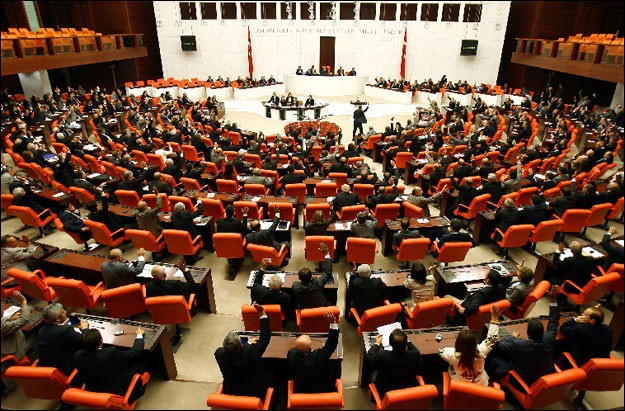 Dokunulmazlığı kaldırılan milletvekilleri kimler? - Resim: 1