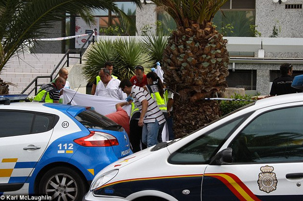 İngiliz turistin kafasını kesti - Resim: 3