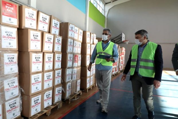 Öğrenciler için makam aracını satan belediye başkanı tüm ilçeye kumanya dağıtıyor - Resim: 2